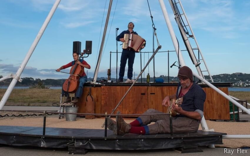 "Maison Feu" par la Cie XAV TO YILO, spectacle de cirque à voir en famille lors du Happy Day le samedi 12 septembre. Crédit : DR