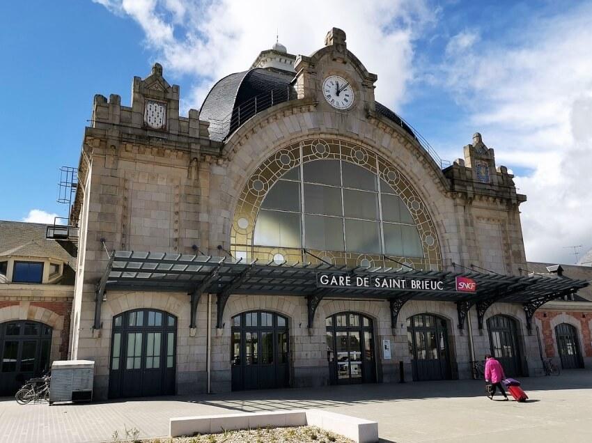 Gare de Saint-Brieuc. 