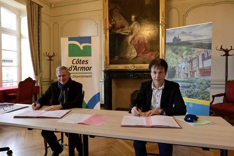 Signature de convention sociale à Lamballe