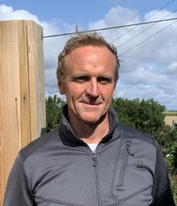 Le Langueusien Olivier Goulvestre est l'un des précurseurs du kite-surf en Côtes d'Armor (photo DR).