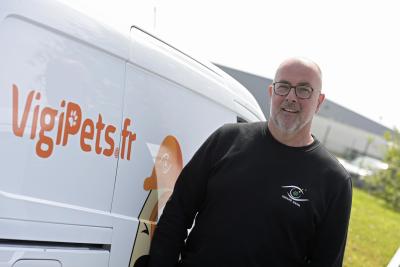 Bernard Pécatte, directeur régional de la Sacpa, au centre animalier de Plérin : " Pour l'essentiel, nous récupérons des chiens et des chats." (© Thierry Jeandot) Bernard Pécatte, directeur régional de la Sacpa, au centre animalier de Plérin : " Pour l'essentiel, nous récupérons des chiens et des chats." (© Thierry Jeandot)