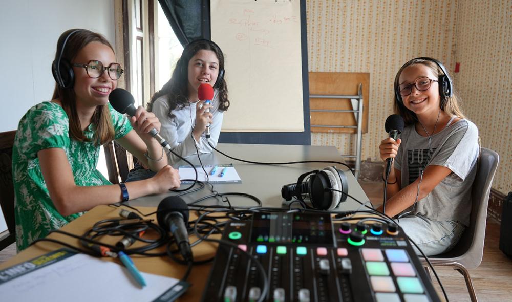 Parfois, quand on est membre de la rédaction du Mag’, on a aussi d’autres opportunités, comme s’initier à la radio… Photo Virginie Le Pape